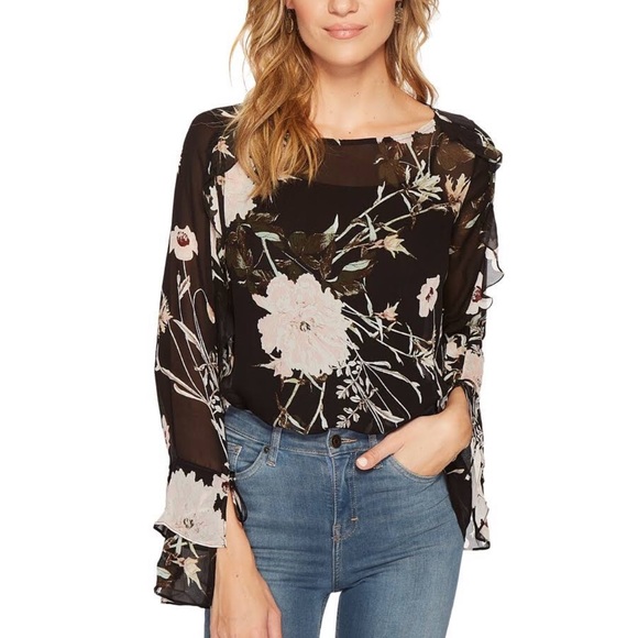 Lucky Brand Tops - Lucky Brand Floral Pattern Ruffle Sleeve Blouse